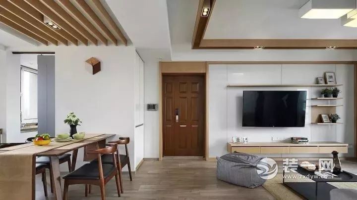 118平米木质简约风格案例客厅