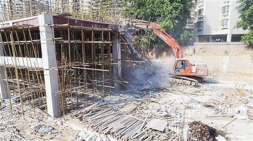 南宁一违建建筑工地占地3万平