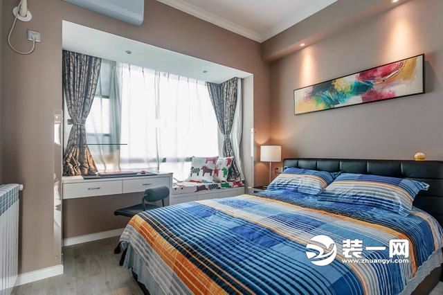 武昌区融侨城89平两居室现代工业风格卧室装修实景图