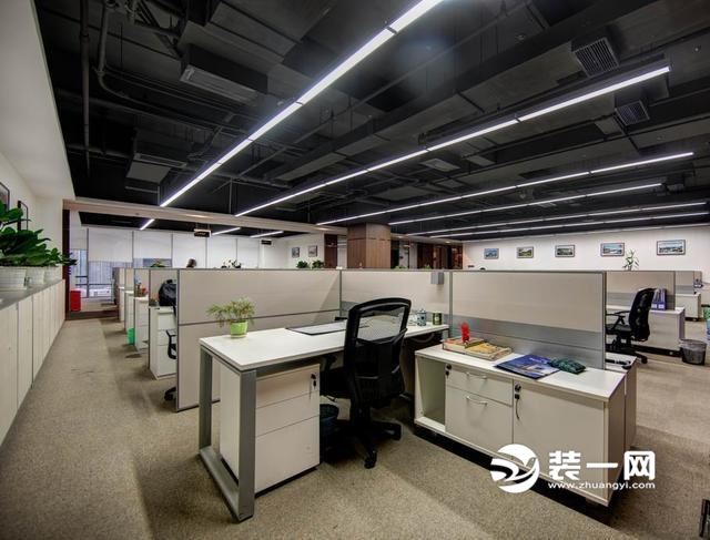 2000平米公司办公室装修效果图