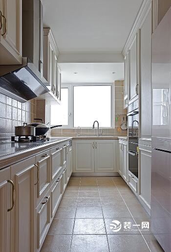 厨房装修效果图 大平层豪宅装修图 200平米装修效果图 现代风格装修效果图