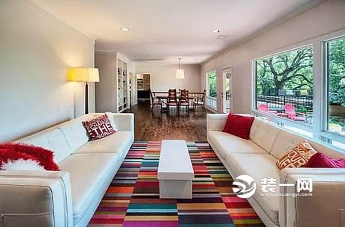 彩色地毯与客厅的搭配