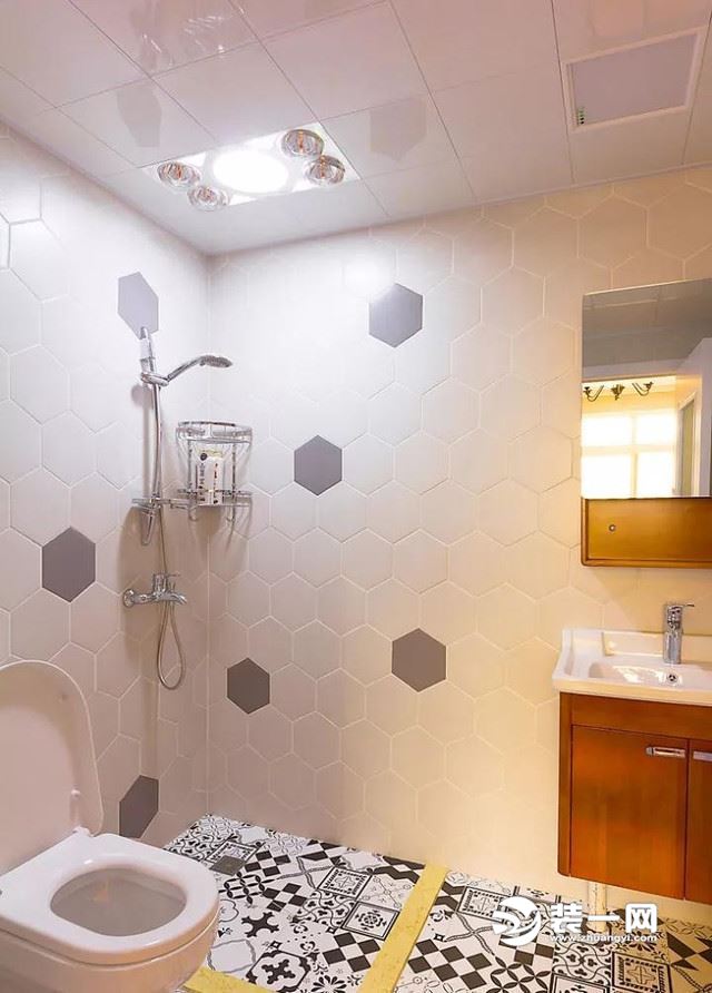 133平美式风格三居室卫生间装修效果图