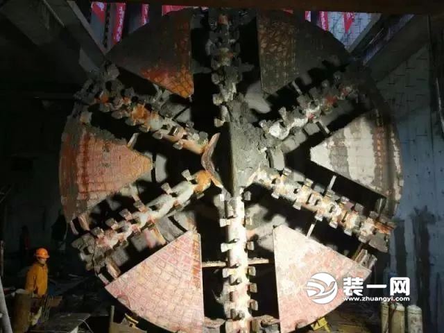 上海轨交13、15号线装修进展