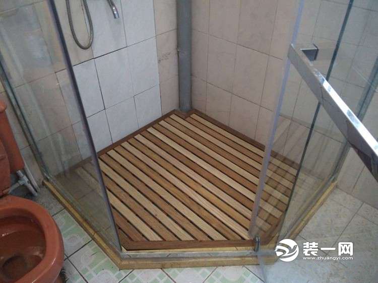 浴缸改淋浴房施工图片