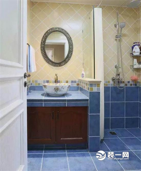 瓷砖浴室柜效果图