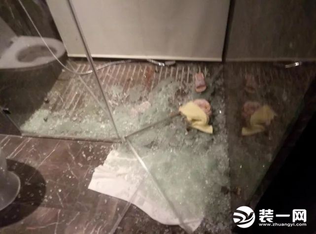 卫浴玻璃门怎么会爆裂呢