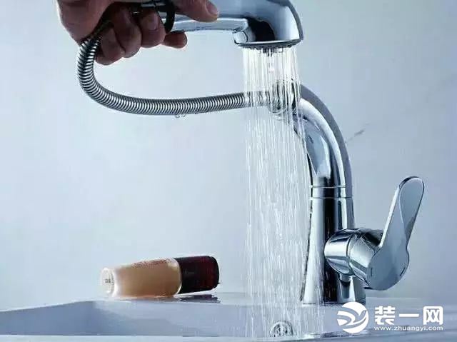 卫生间水龙头