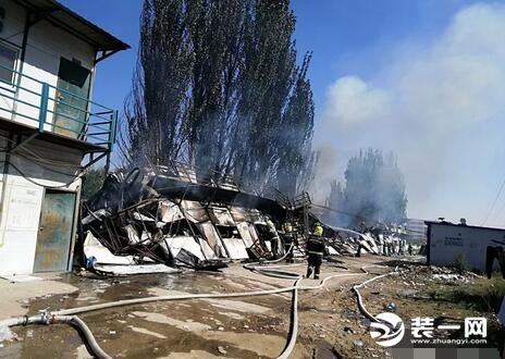 呼和浩特市赛罕区建筑工地失火 工人财物损失严重