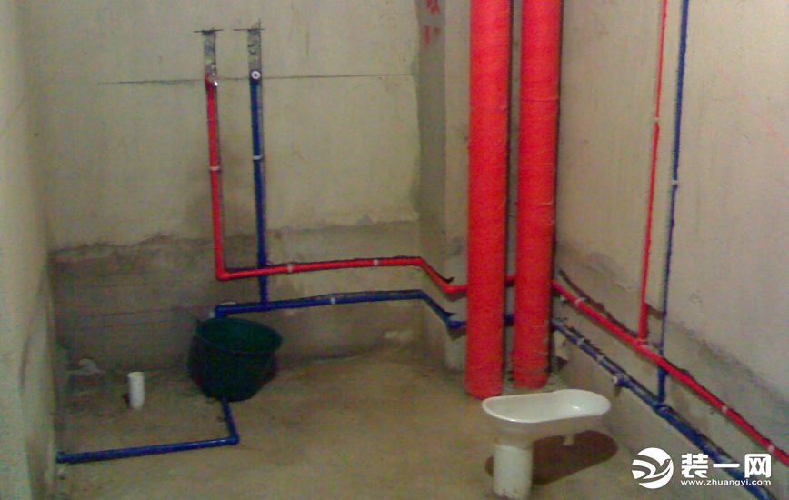 卫生间的水管电路安装