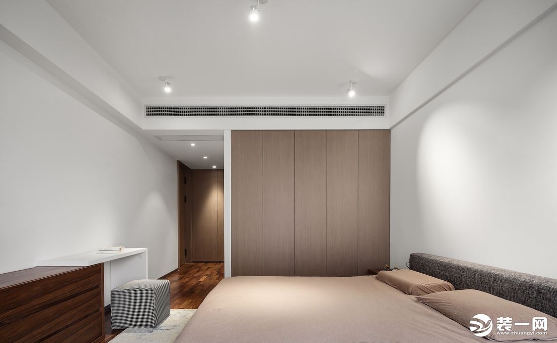 150m²现代简约卧室装修设计
