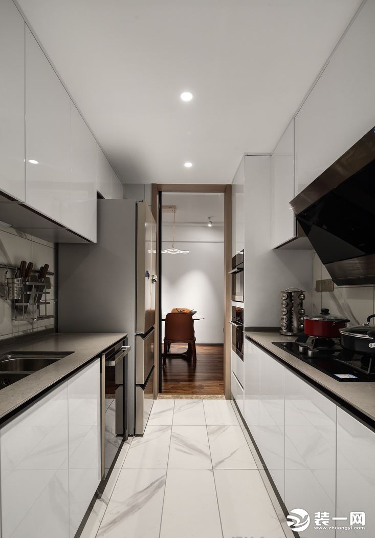 150m²现代简约厨房装修设计