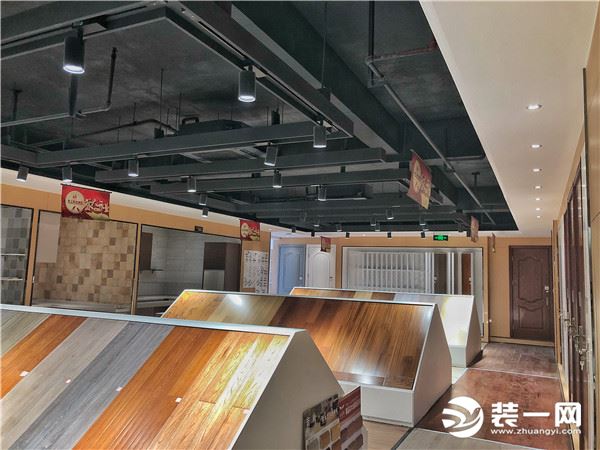 诸暨良工装饰公司 地板材料展示厅