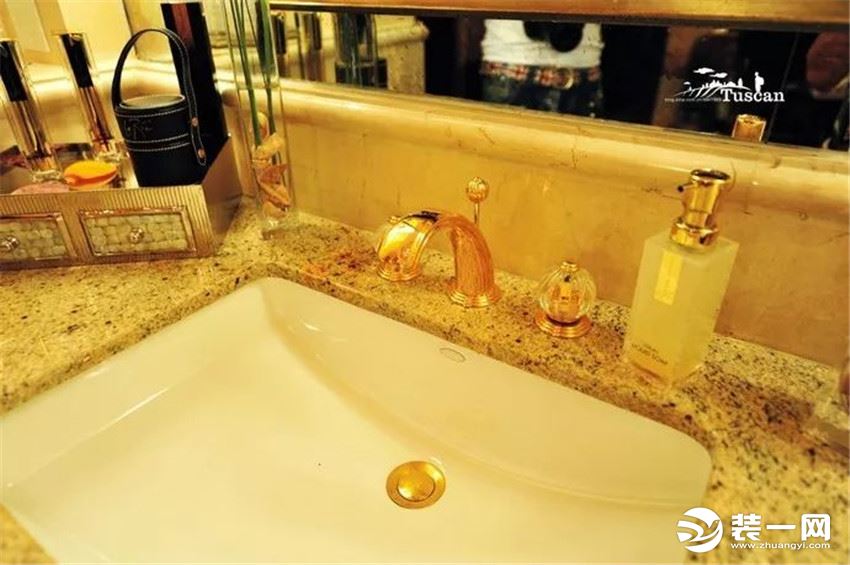 迪拜棕榈岛亚特兰蒂斯度假酒店装修内景 浴室洗手台