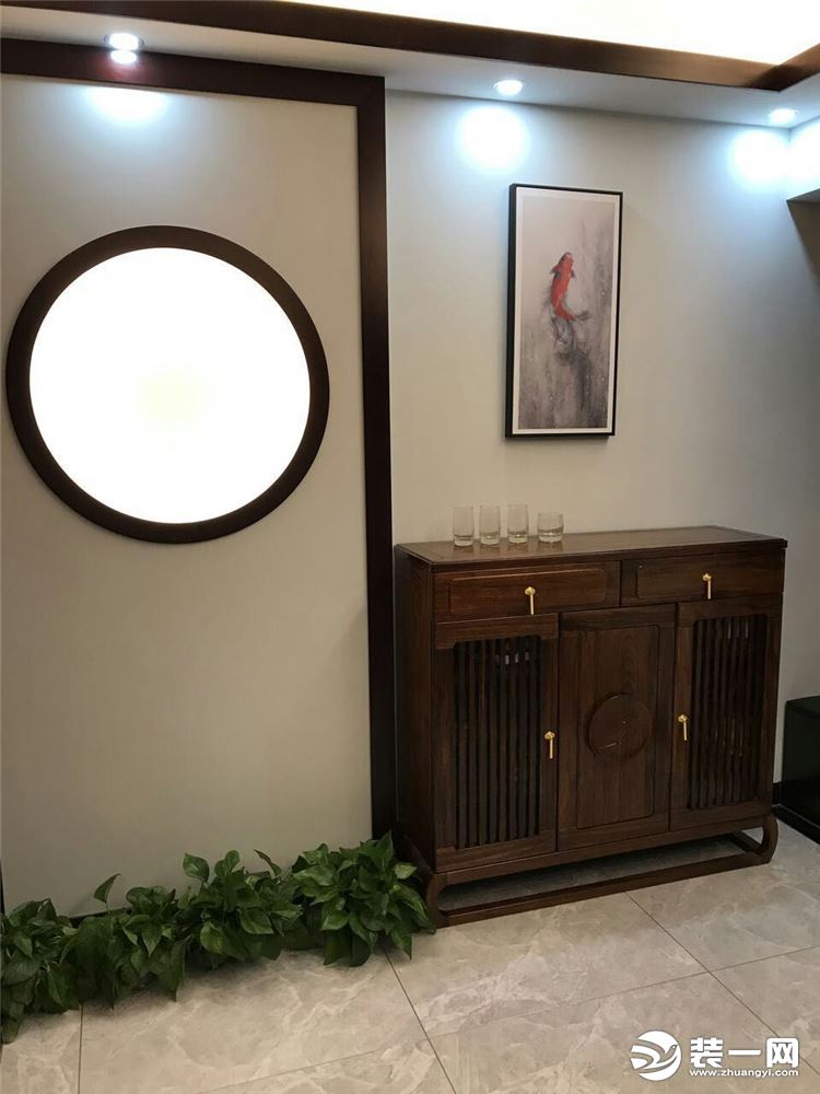 富力碧涛湾93平中式风格二居室玄关装修实景图