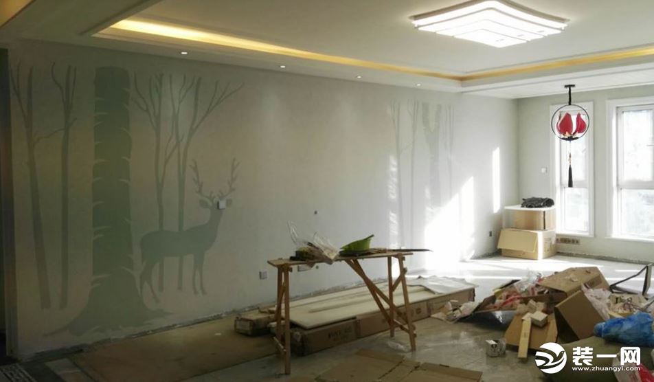 二居室新房装修涂刷阶段