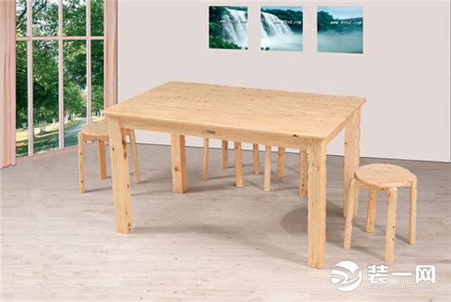 木质桌子效果图1