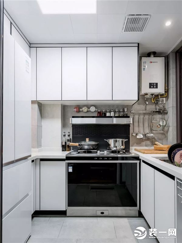 现代风格厨房装修实景图