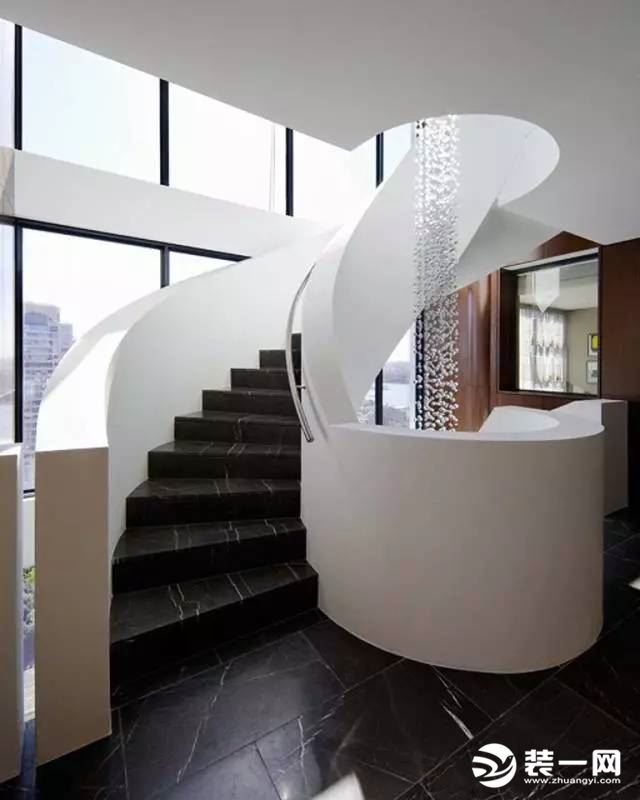 奶茶妹妹刘强东豪宅楼梯设计