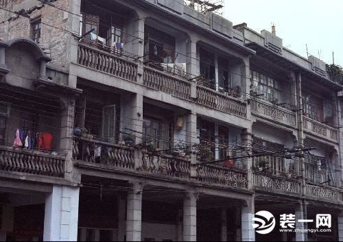 1978年广州街道上的骑楼