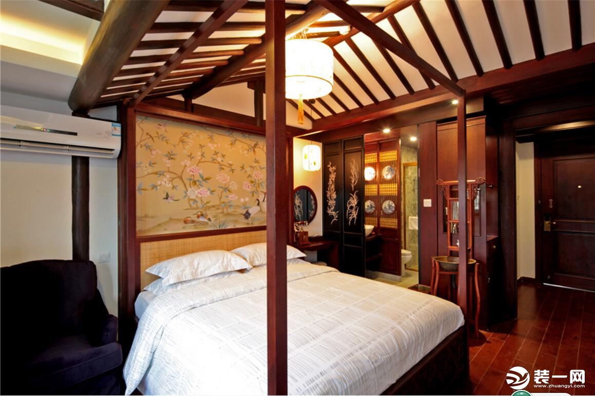 木质框架卧室精装实景图