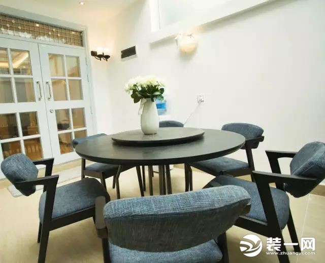 现代韩式风格三居室餐厅装修效果图