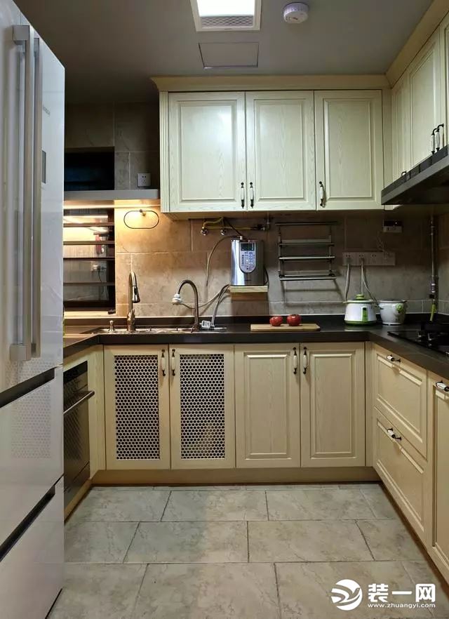 欧式风格三居室厨房装修效果图