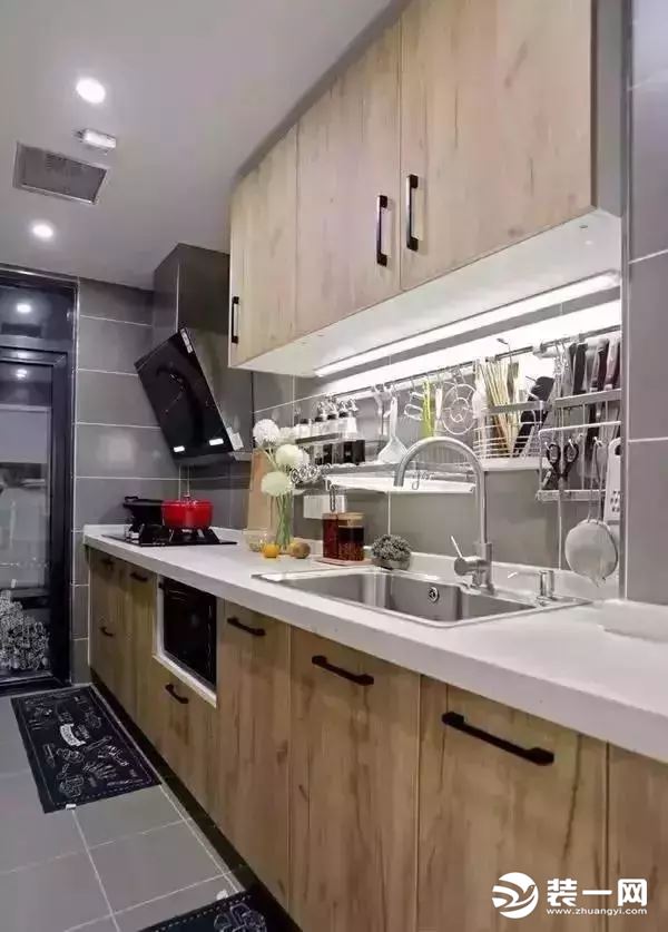 小户型装修案例一居室装修效果图玄关厨房