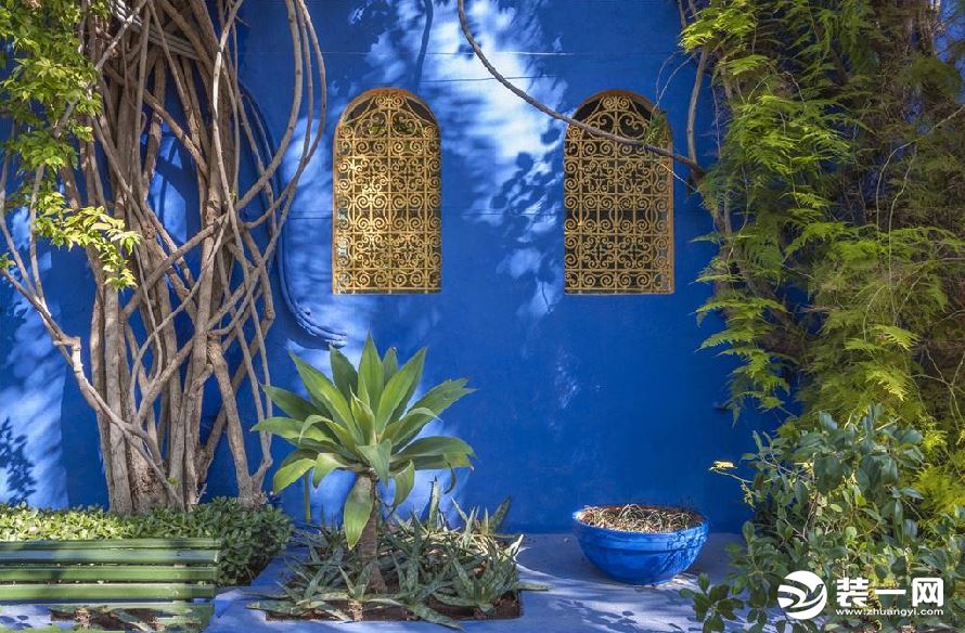 摩洛哥装修风格蓝色庭院墙壁装饰设计