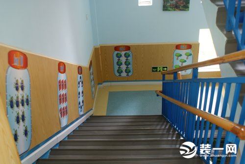 幼儿园楼梯扶手装修效果图
