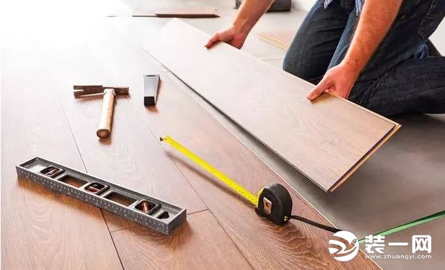 实木地板平扣和锁扣实木地板装修效果图家庭装修实木地板选择对比