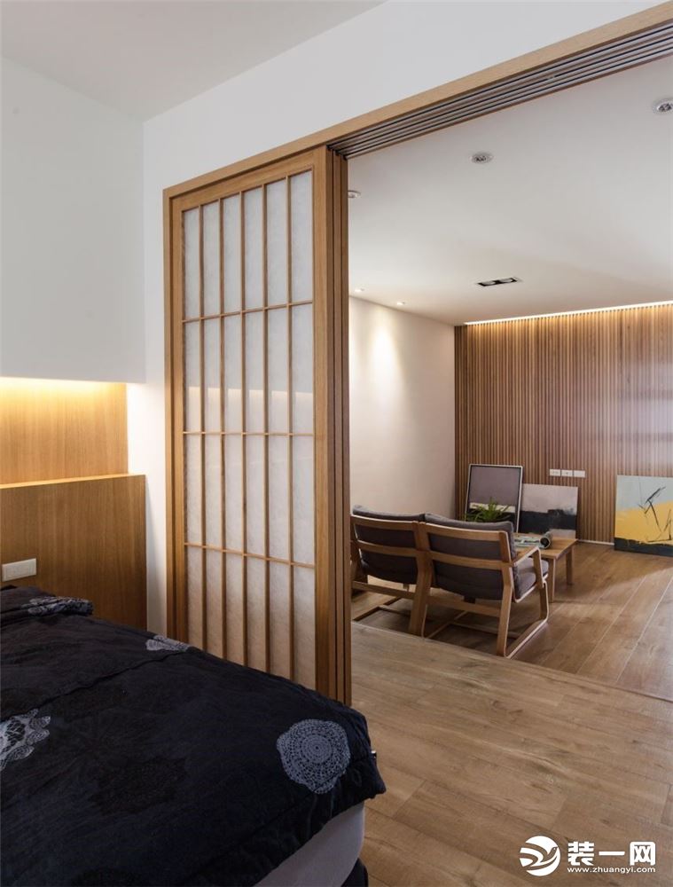 一居室户型日式简约风推拉门卧室装修效果图