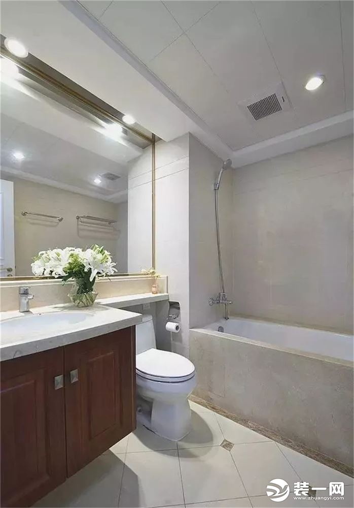 120平三居室美式风格装修效果图卫生间