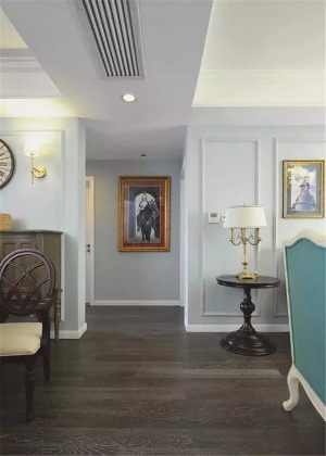 120平三居室美式风格装修效果图走廊