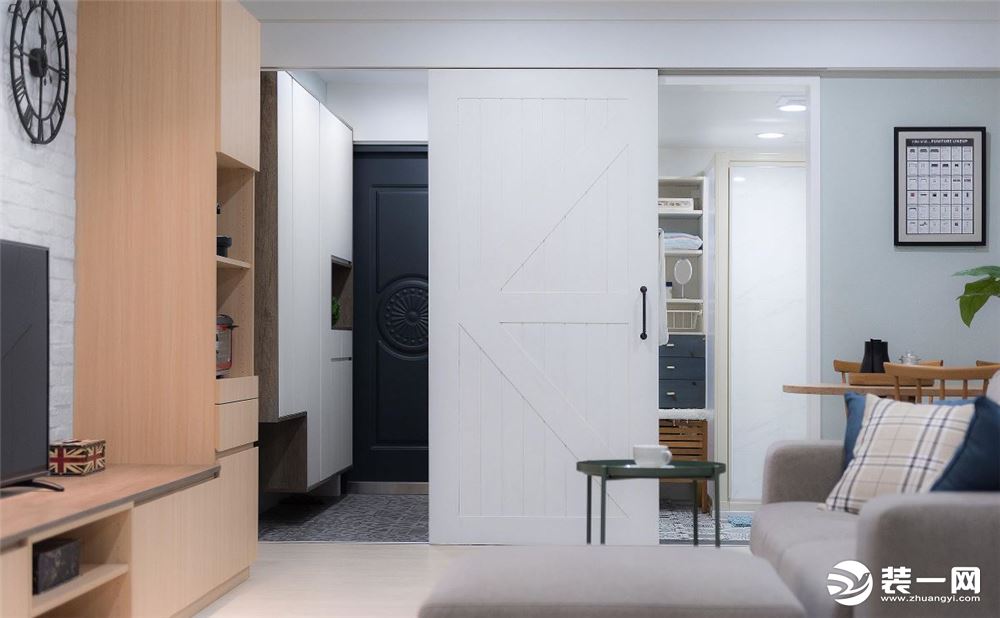 40平米北欧风格小户型一居室洗手间入门装修效果图，推拉谷仓门