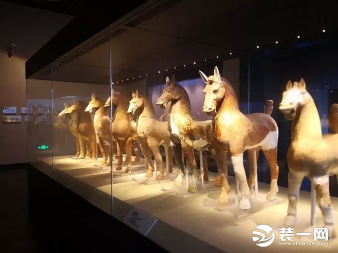 绵阳博物馆新馆汉代马俑展示图
