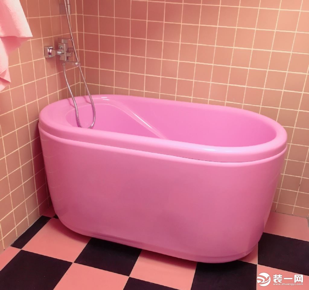 林小宅网红浴室粉色浴室网红浴缸