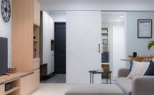 40平米北欧风格小户型一居室洗手间入门装修效果图，推拉谷仓门
