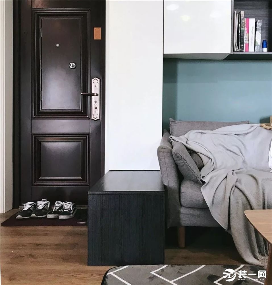 70平米小户型现代简约风格两居室入户装修效果图