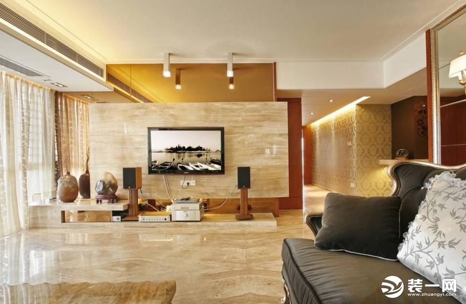 现代风格客厅木纹砖电视背景墙装修效果图