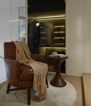 50平米復式現代簡約風格臥室衣帽間裝修-一居室小戶型，透明衣柜