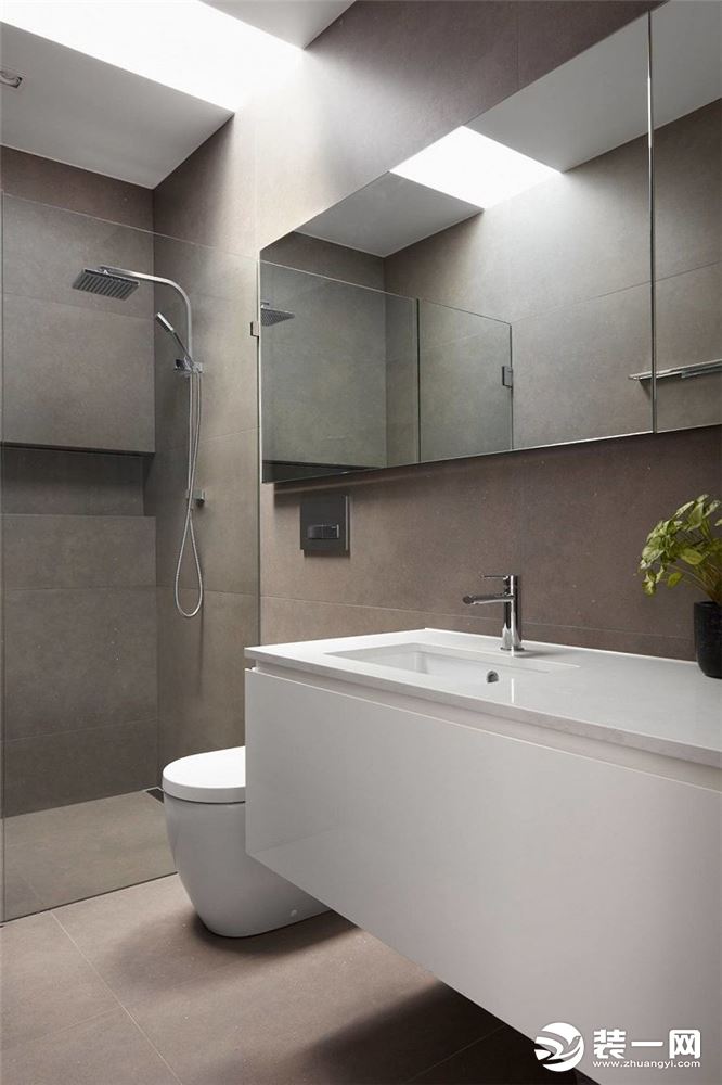 200平米现代风格别墅卫生间装修效果图