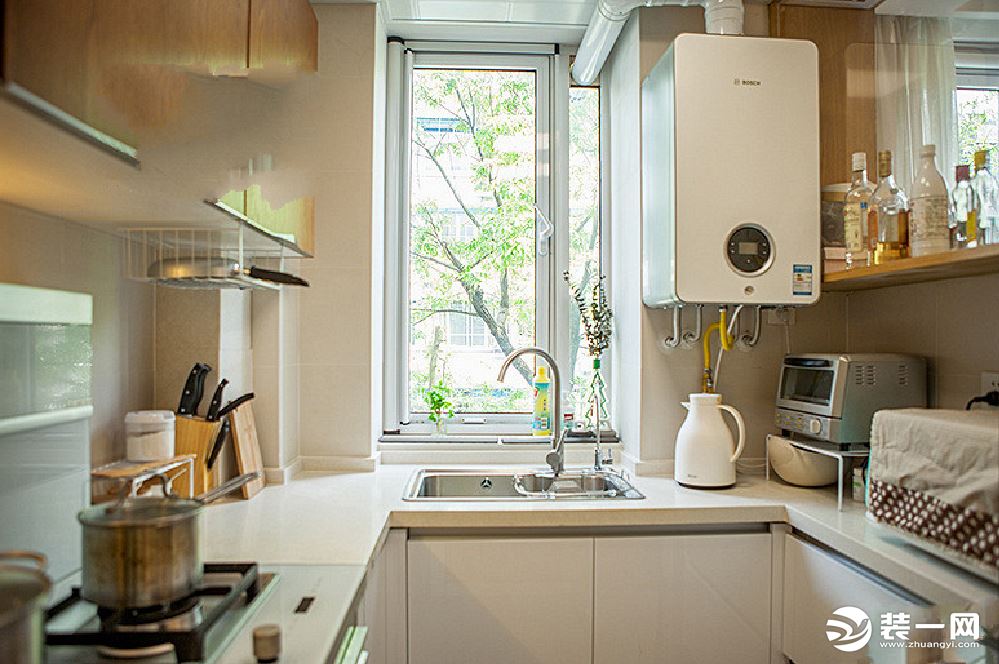 70平米小户型装修案例U型厨房设计