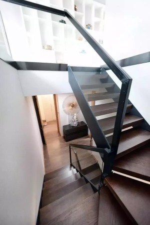 160平米復式樓梯現代風格裝修圖片