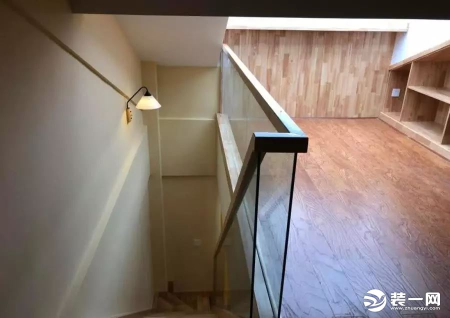 单身公寓楼梯装修效果图