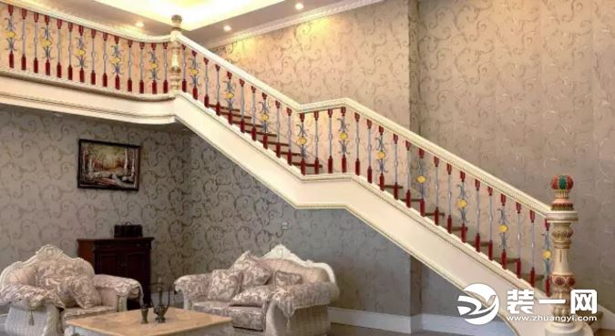 欧式风格复式楼梯装修效果图