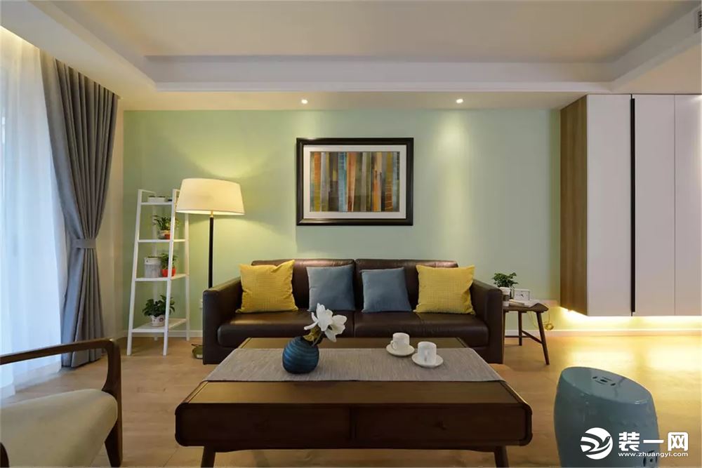 175平米三室两厅两卫现代简约风格客厅沙发背景墙装修实景图