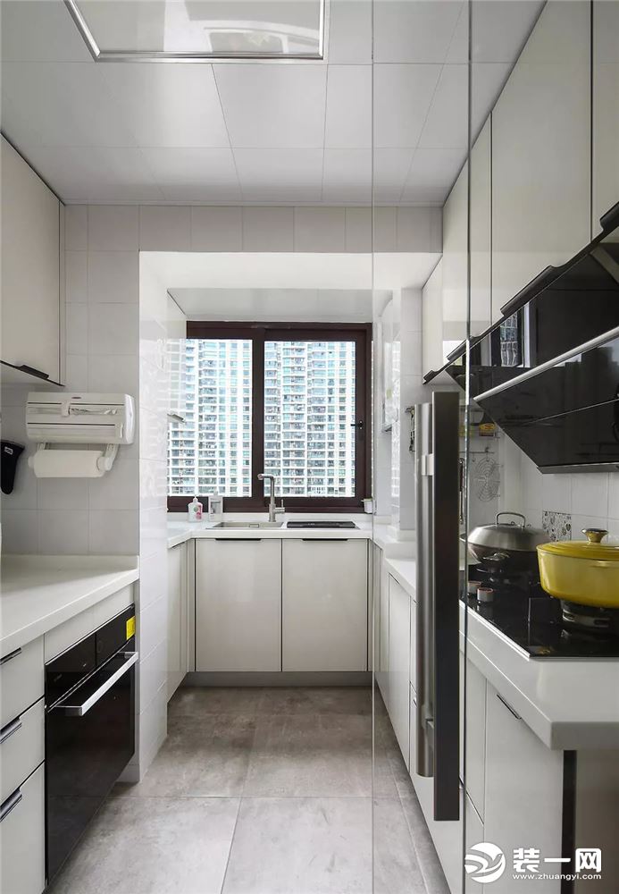 160平米四室两厅两卫现代简约风格厨房装修效果图