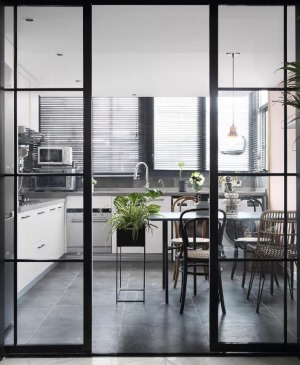 北欧风格小户型公寓厨房玻璃门推拉门装修效果图