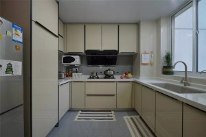 175平米三室两厅两卫现代简约风格厨房装修实景图